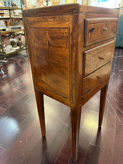 Early 19th Century Hepplewhite 3 Drawer Cabinet