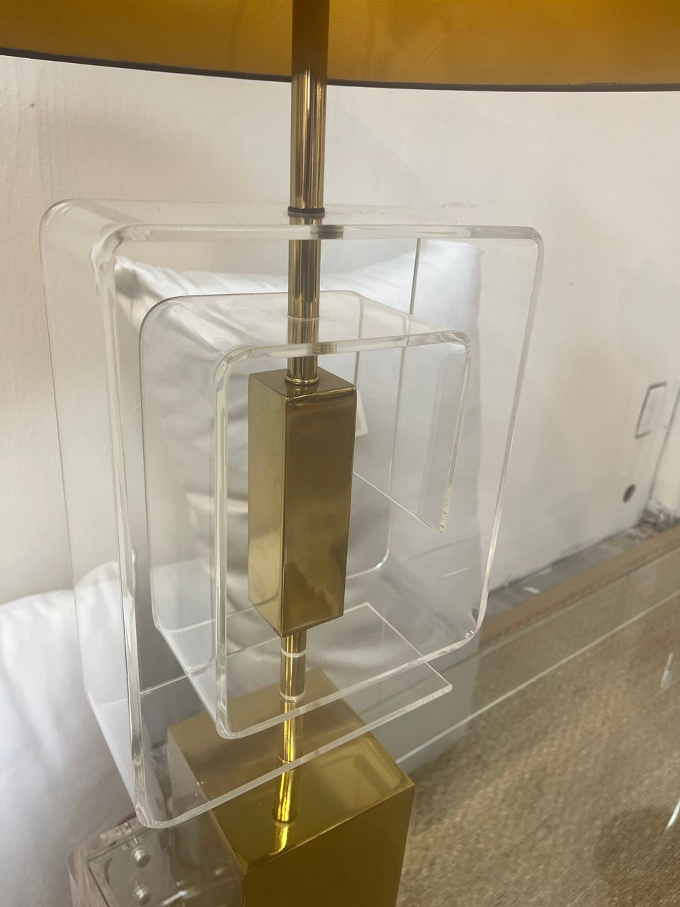 Mid Century Brass & Lucite Laurel Table Lamp