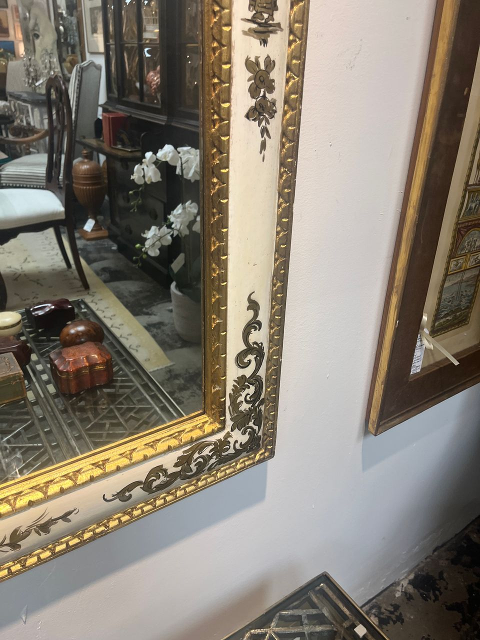 Italian Chinoiserie Giltwood Mirror