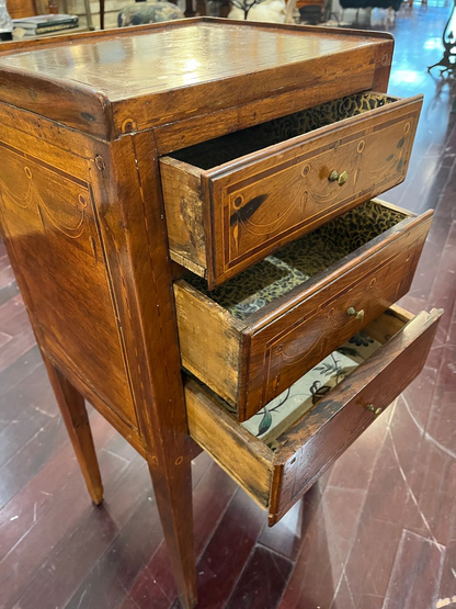 Early 19th Century Hepplewhite 3 Drawer Cabinet