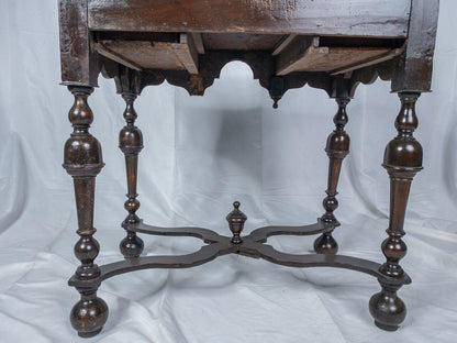 17th Century William and Mary Oyster Veneered Walnut Dressing Table