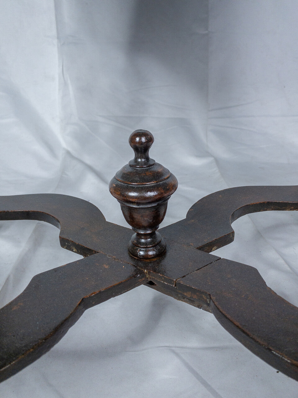 17th Century William and Mary Oyster Veneered Walnut Dressing Table