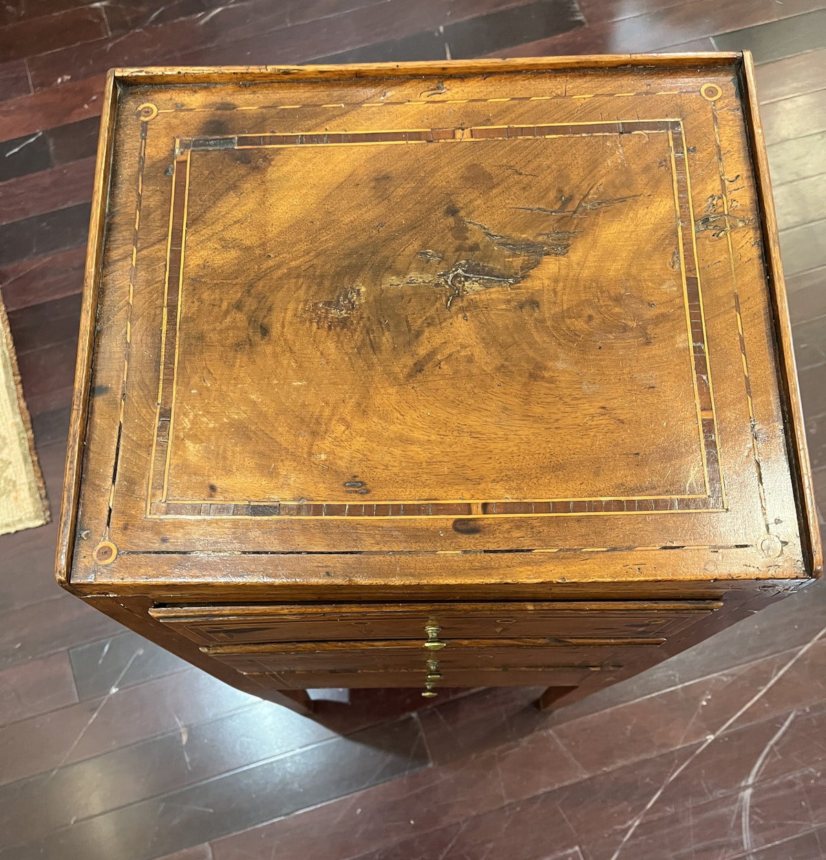 Early 19th Century Hepplewhite 3 Drawer Cabinet